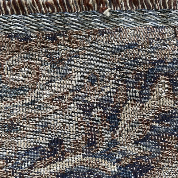 Intricate Patterned Area Rug - Picture 3 of 5